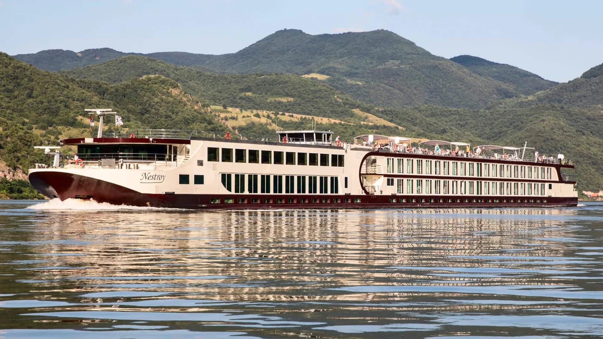 MS Nestroy — Große Donaukreuzfahrt ab/bis Wien